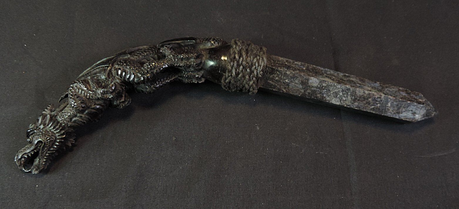 Figuren: Drachengriff mit Labradorit, Einzelstück – Gebraucht aus Duggingen von roterbambus 3