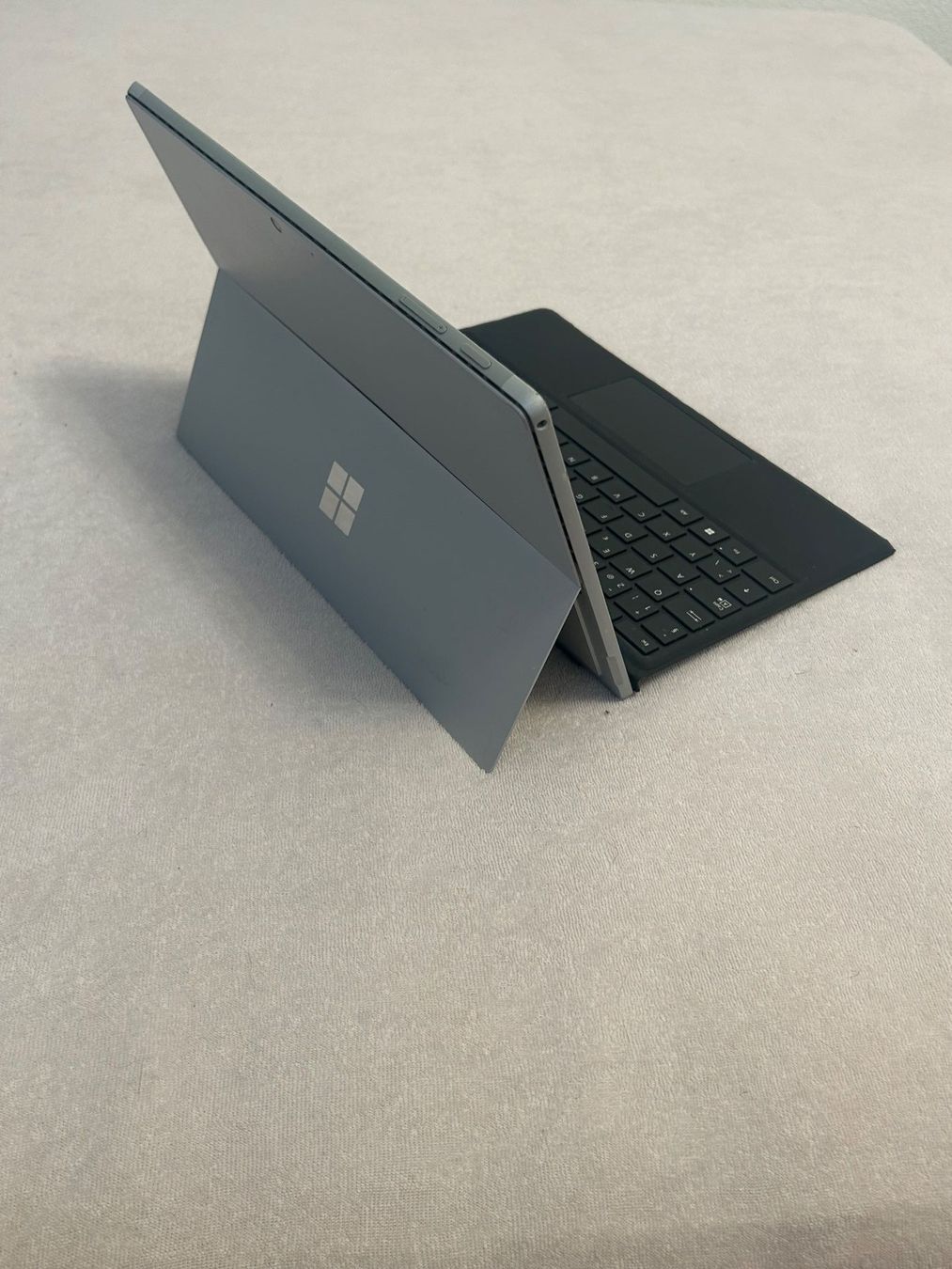 Microsoft Tablet PC: Microsoft Surface 7 Pro - Grau - 256 GB – Usato da Wettswil venduto da ene_8wkc