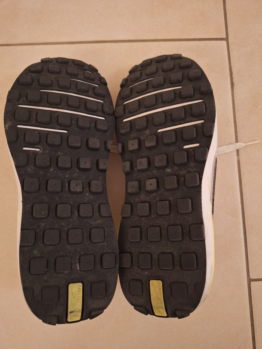 Nike Herrenschuhe: Nike Sneaker Gr. 38 – Gebraucht aus Zürich von ser_r2vf 3