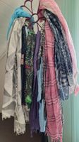Diverse Schals, pro Schal Fr. 2.00