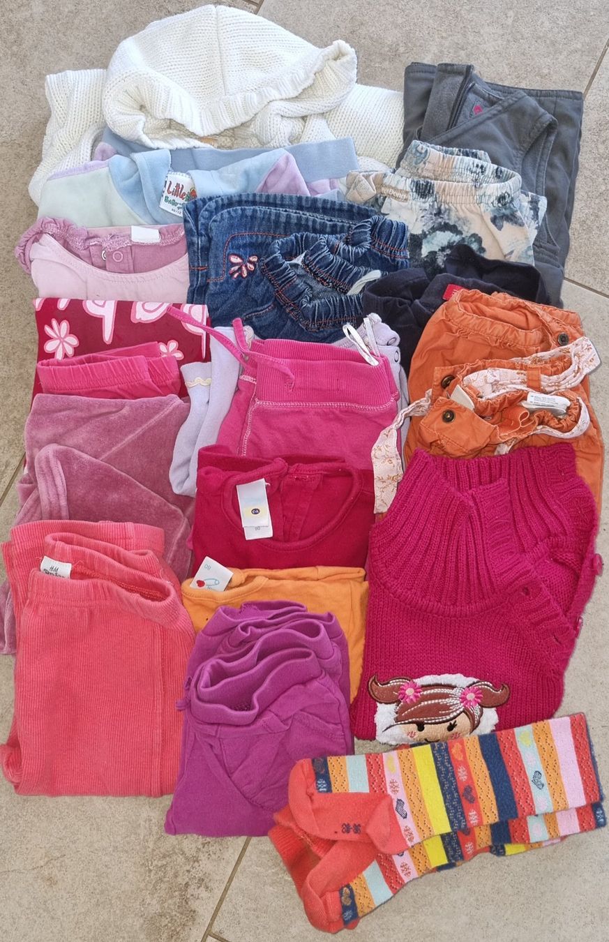 Kleiderpakete & -sets: Grosses Winterkleiderpaket Mädchen gr.80 – Gebraucht aus Grossdietwil von GNOM313
