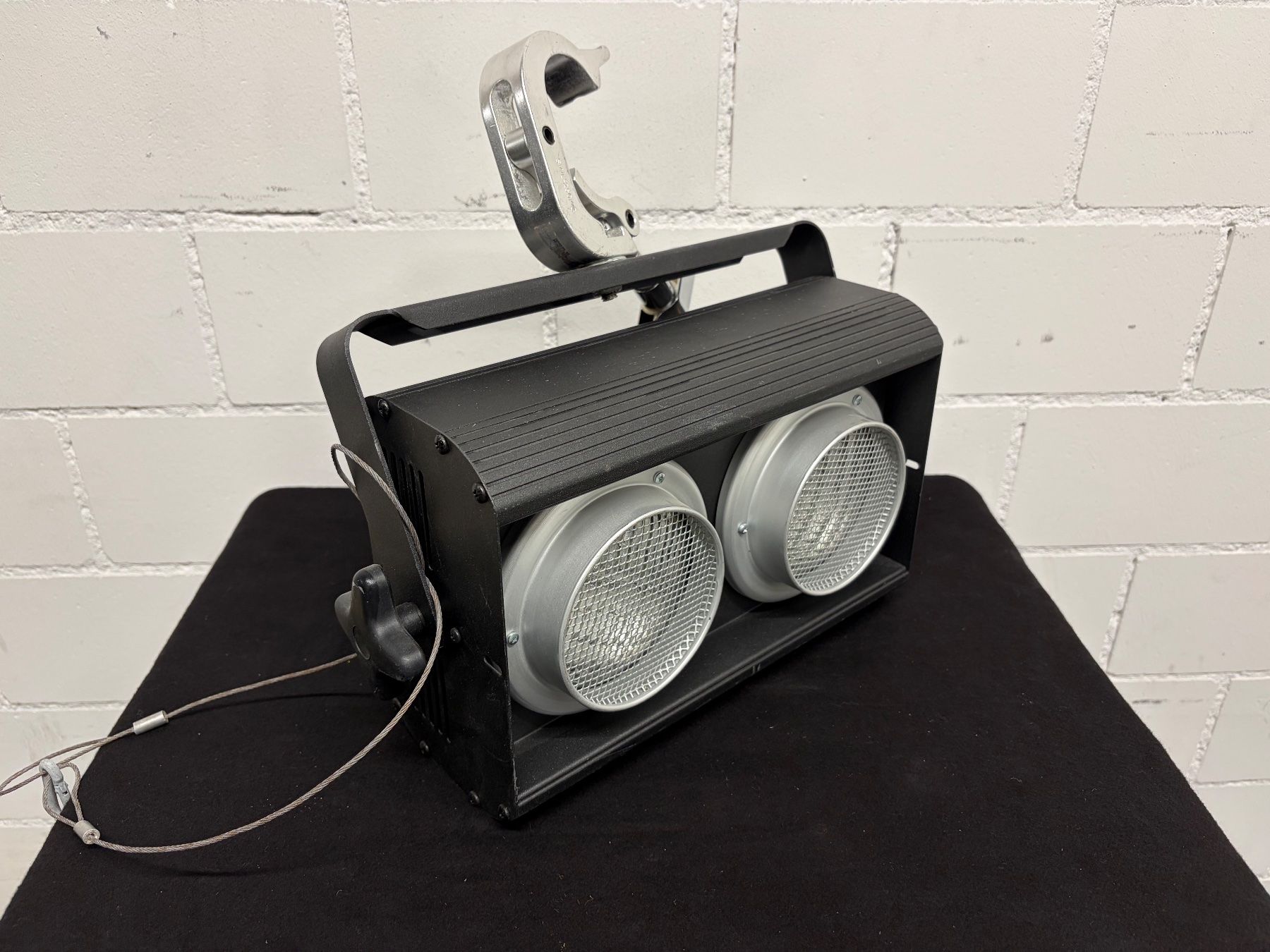 Lampes: 3 Blinder, 2flamig, Flash 2000L, 650w – D'occasion à winterthur par Grami1 1