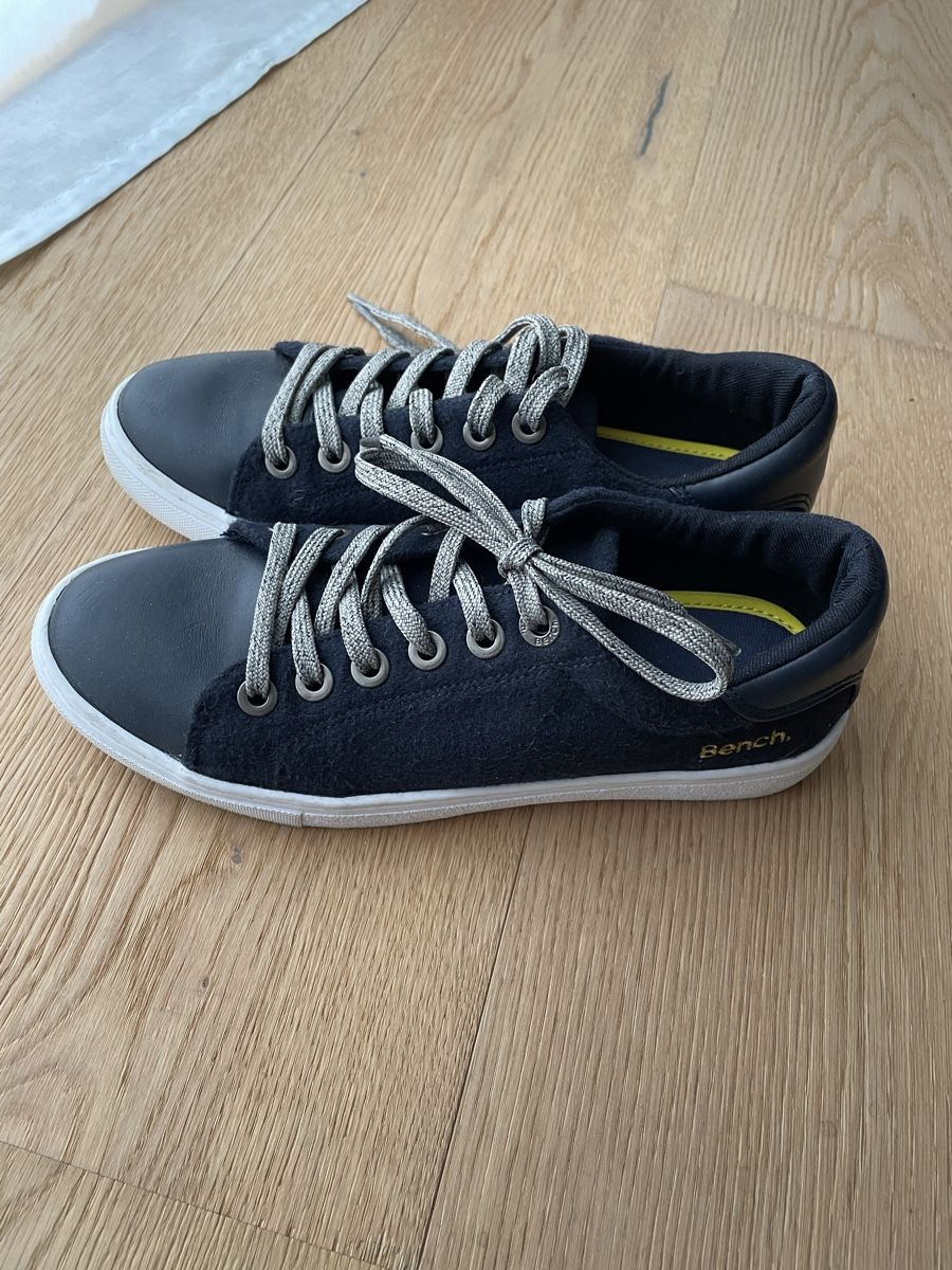 Bench Damenschuhe: Bench Sneakers Gr. 37, dunkelblau – Gebraucht aus Bischofszell von krass13
