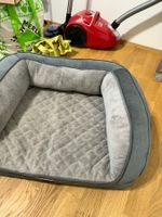 Neuwertiges, graues Hundebett, kuschelig