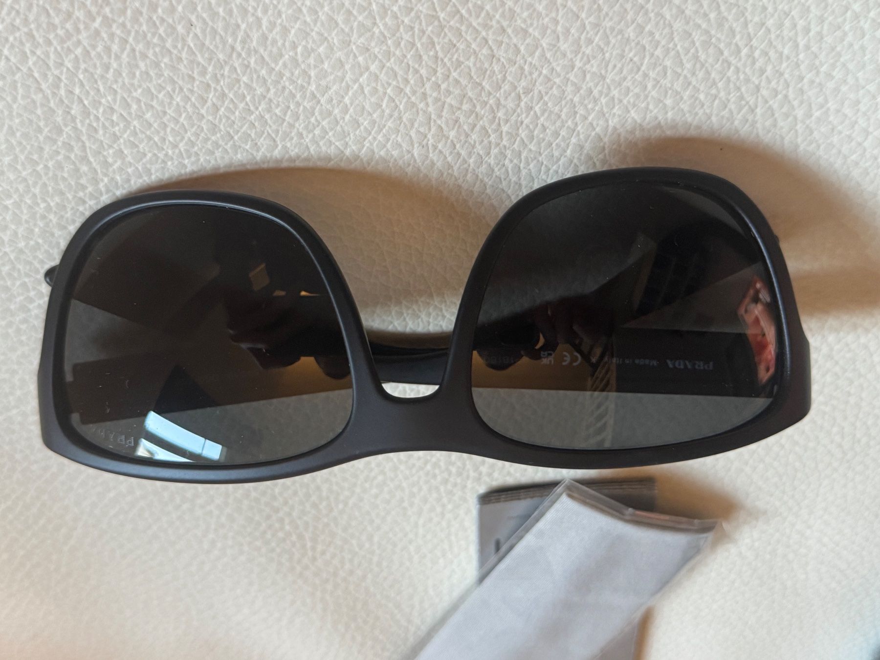 Prada Brillen & Gläser: Lunettes de soleil Prada – Gebraucht aus La Brévine von ycy_m22k 8