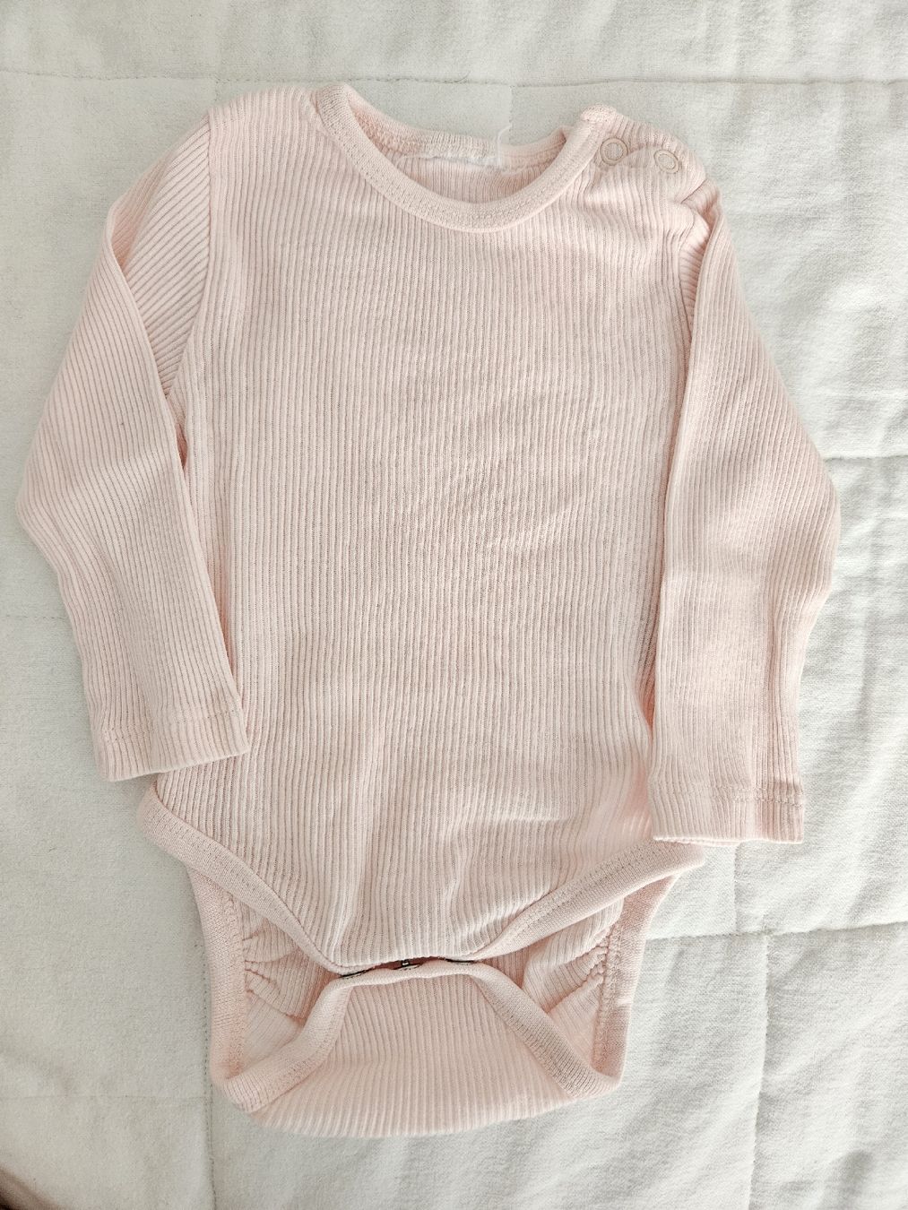 Chemises, Tops & T-shirts: Baby Long-Sleeve Bodysuit – D'occasion à Zürich par mer_jld9 2