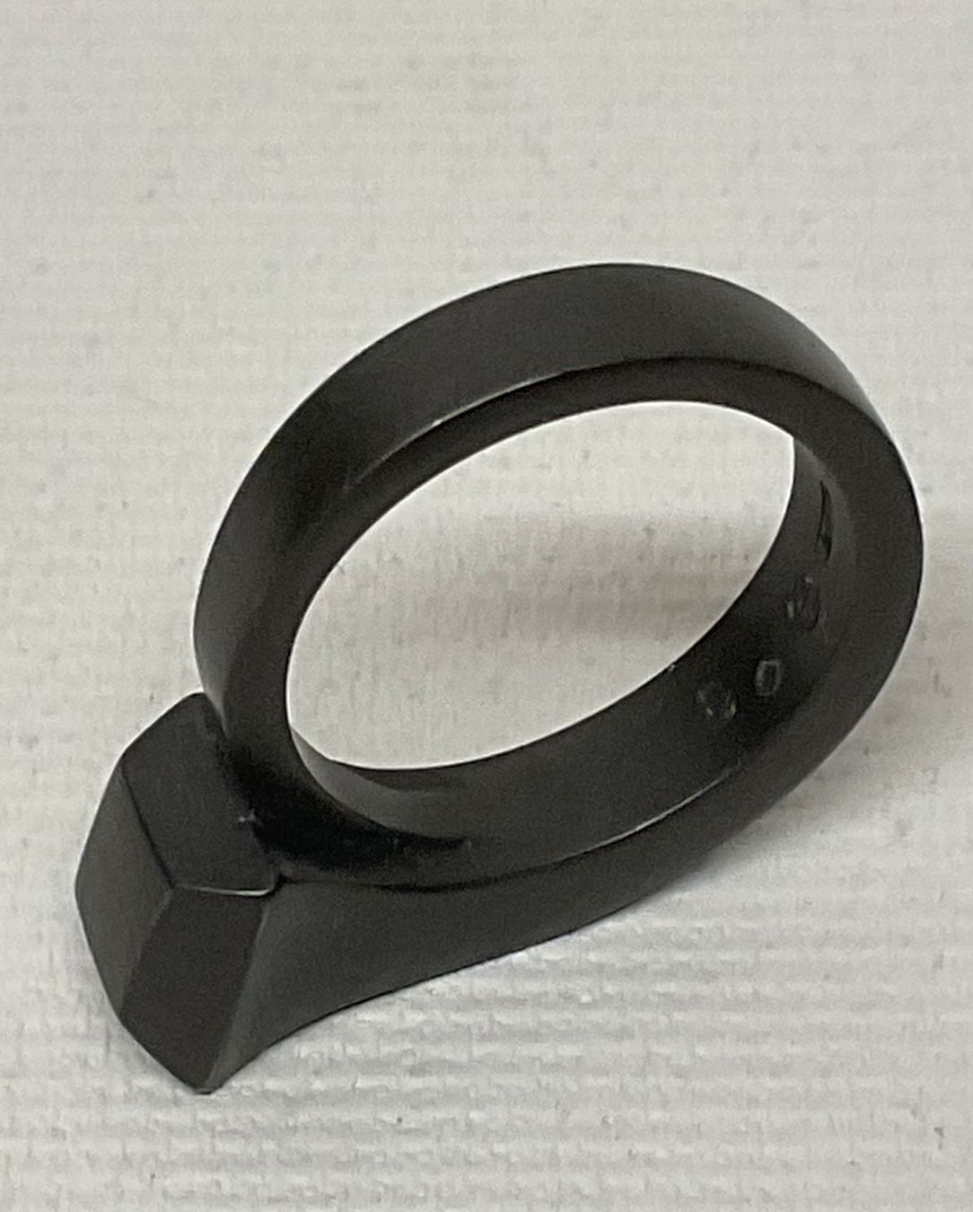 Bottega Veneta Anelli: Bottega Veneta Fingerring, Nagel, Silber – Usato da Zürich venduto da -Panoptikum- 1