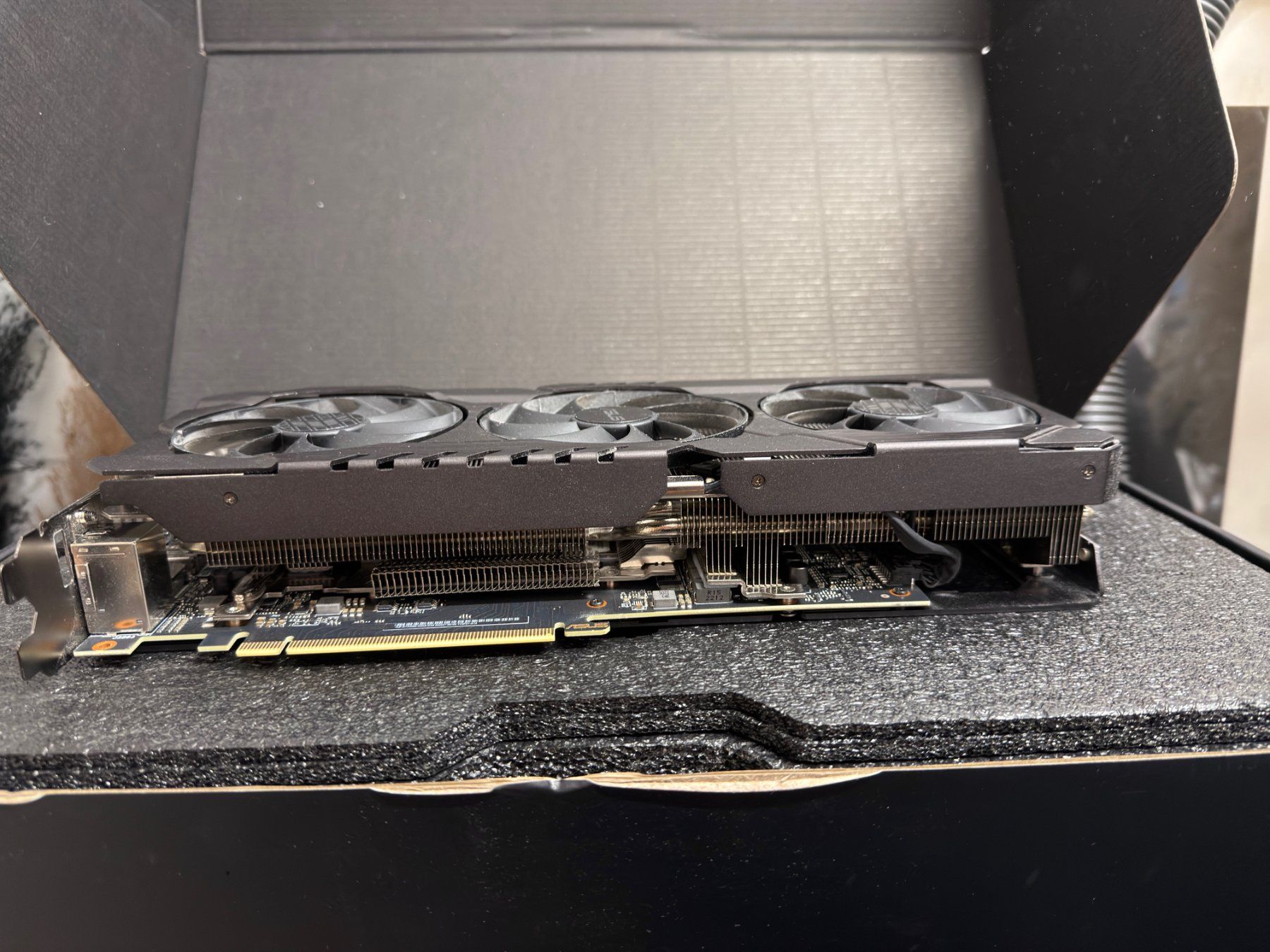 Asus Schede grafiche: ASUS GeForce TUF RTX 3090 Gaming – Usato da Kloten venduto da EsTe01 1