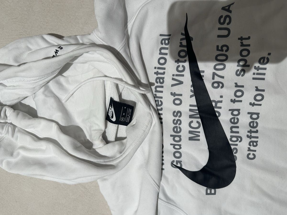 Nike Pullover & Sweatshirts: Nike Hoodie Weiss , Grösse M – Gebraucht aus Bad Ragaz von Fischer_17 1
