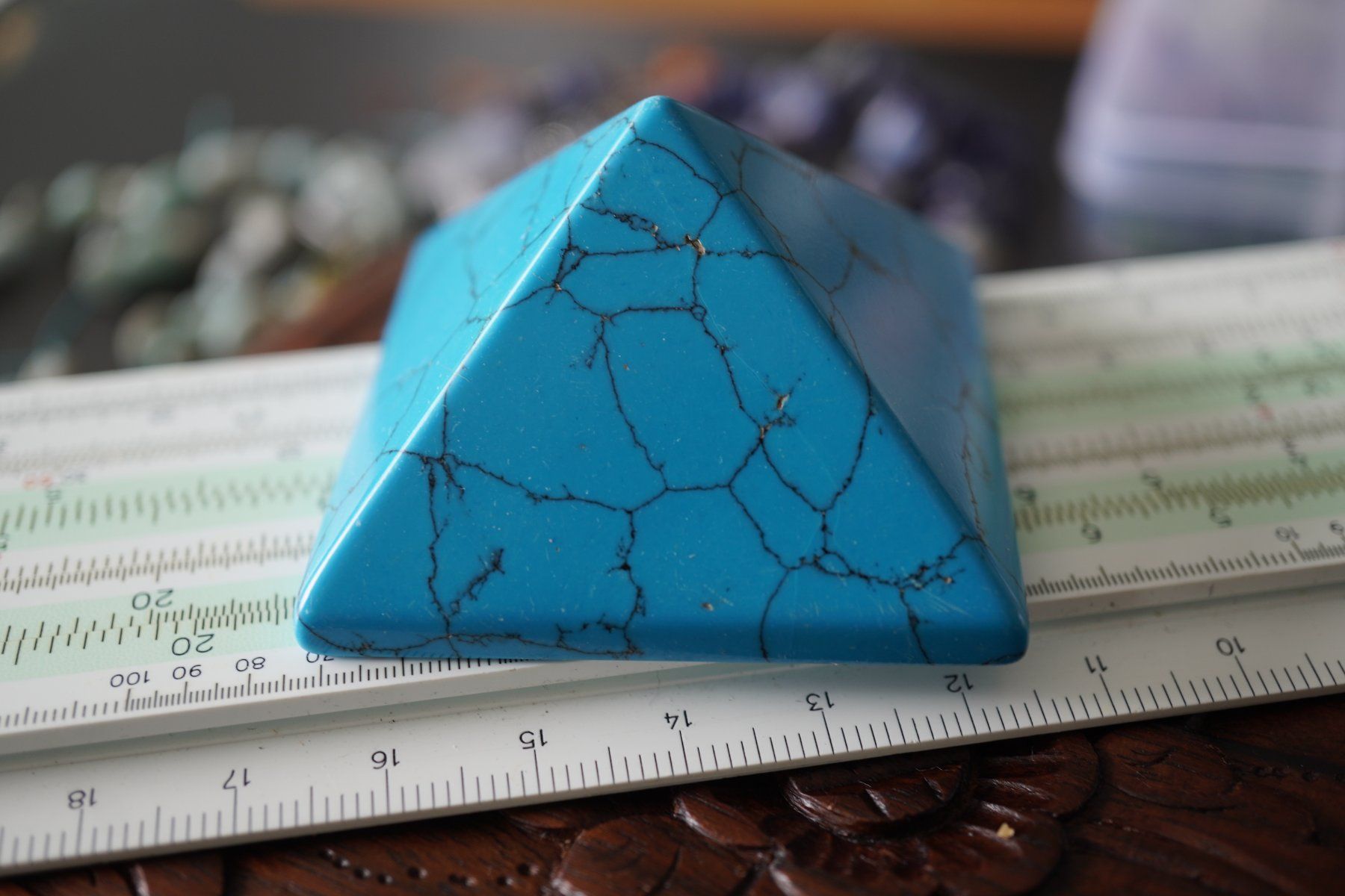 Minerali & Pietre curative: Howliht Blau Pyramide  3 ..2.. 1..  Deins  ab 1.- – Nuovo e nell'imballaggio originale da Eschenbach SG venduto da topstone 1