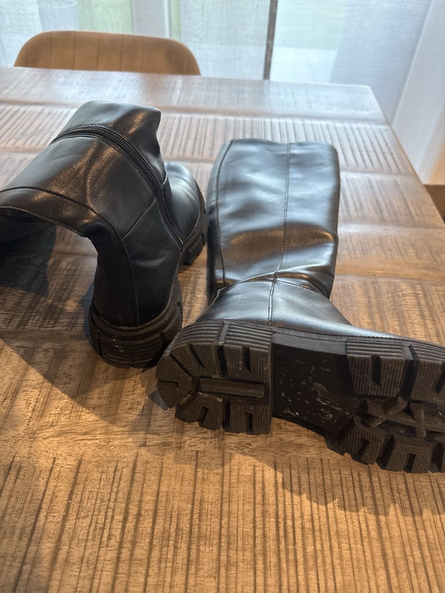 Scarpe da donna: Stiefel Schwarz Grösse 37 – Usato da Selzach venduto da romanstraumann 2