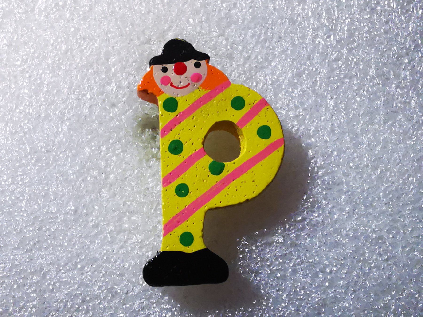 Placchette & Badge: Ansteckpin 55: Pin aus Holz "P" – Usato da Oppligen venduto da Pin-Fall-Shop