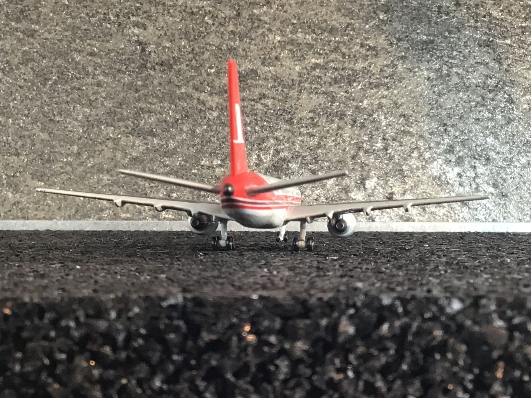 Boeing Kit di modellismo & Modellini statici: BOEING 757 -200 SHANGHAI AIRLINES 1:400 – Usato da Männedorf venduto da Spezial-Modelle 2