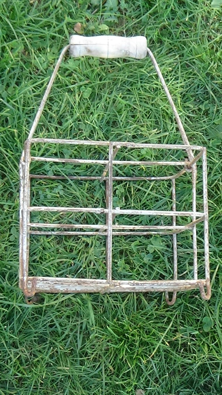 Altro per la casa: Flaschenkorb mit Holzgriff Antik – Usato da Wiedlisbach venduto da Bobesch10 1