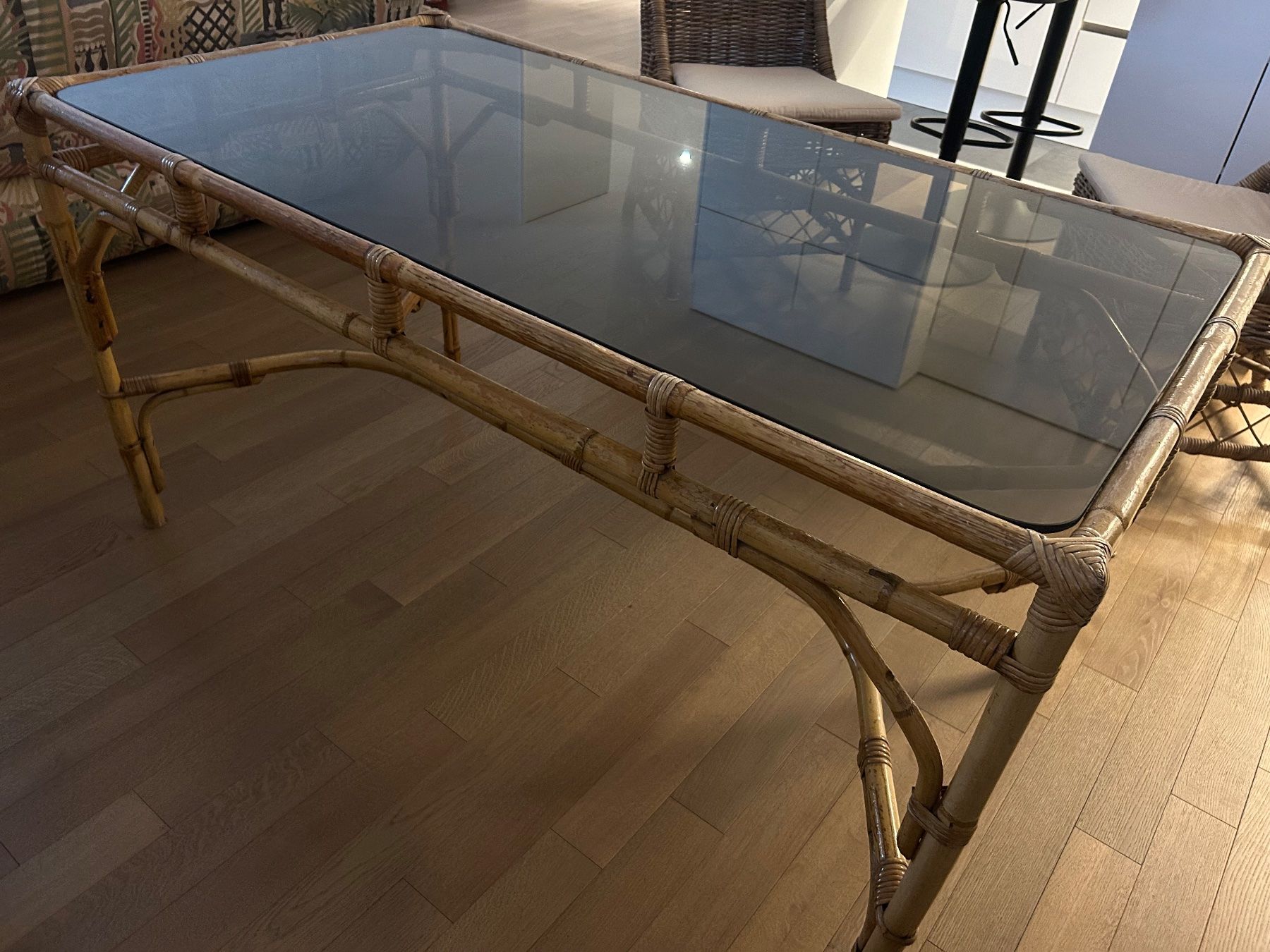 Tavoli: Table à manger en rotin et verre – Usato da Lausanne venduto da har_5gv8