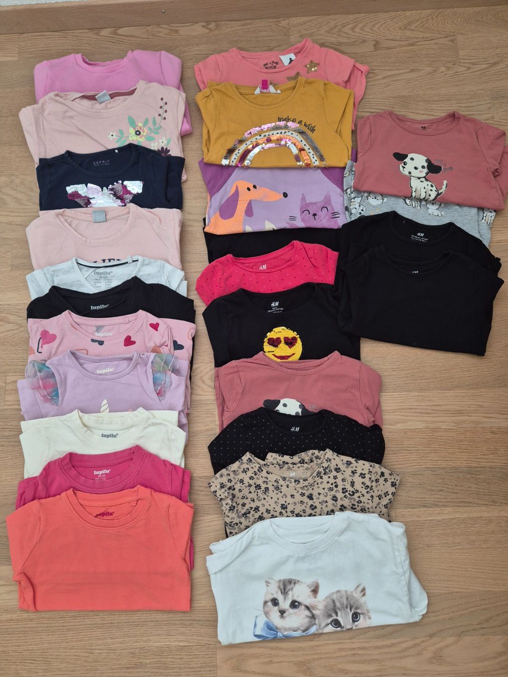 Blouses, T-shirts & Tops: 25 langarmtshirts Grösse 98/104 – D'occasion à Pfäffikon SZ par Ka6ka