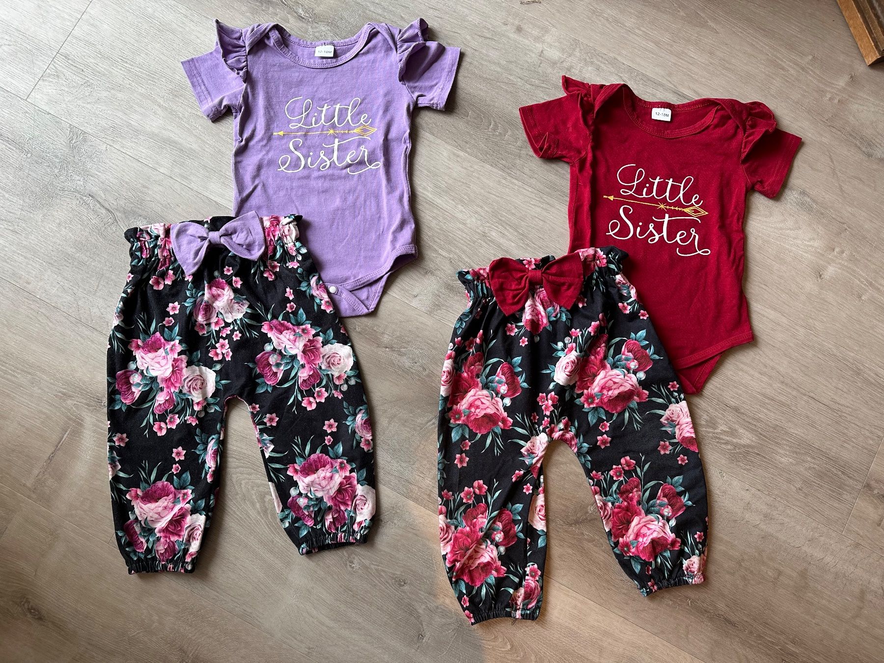 Lotti & Set di vestiti: Süsses Mädchen Zwillinge Set, 12-18M – Usato da Seuzach venduto da Leli.91