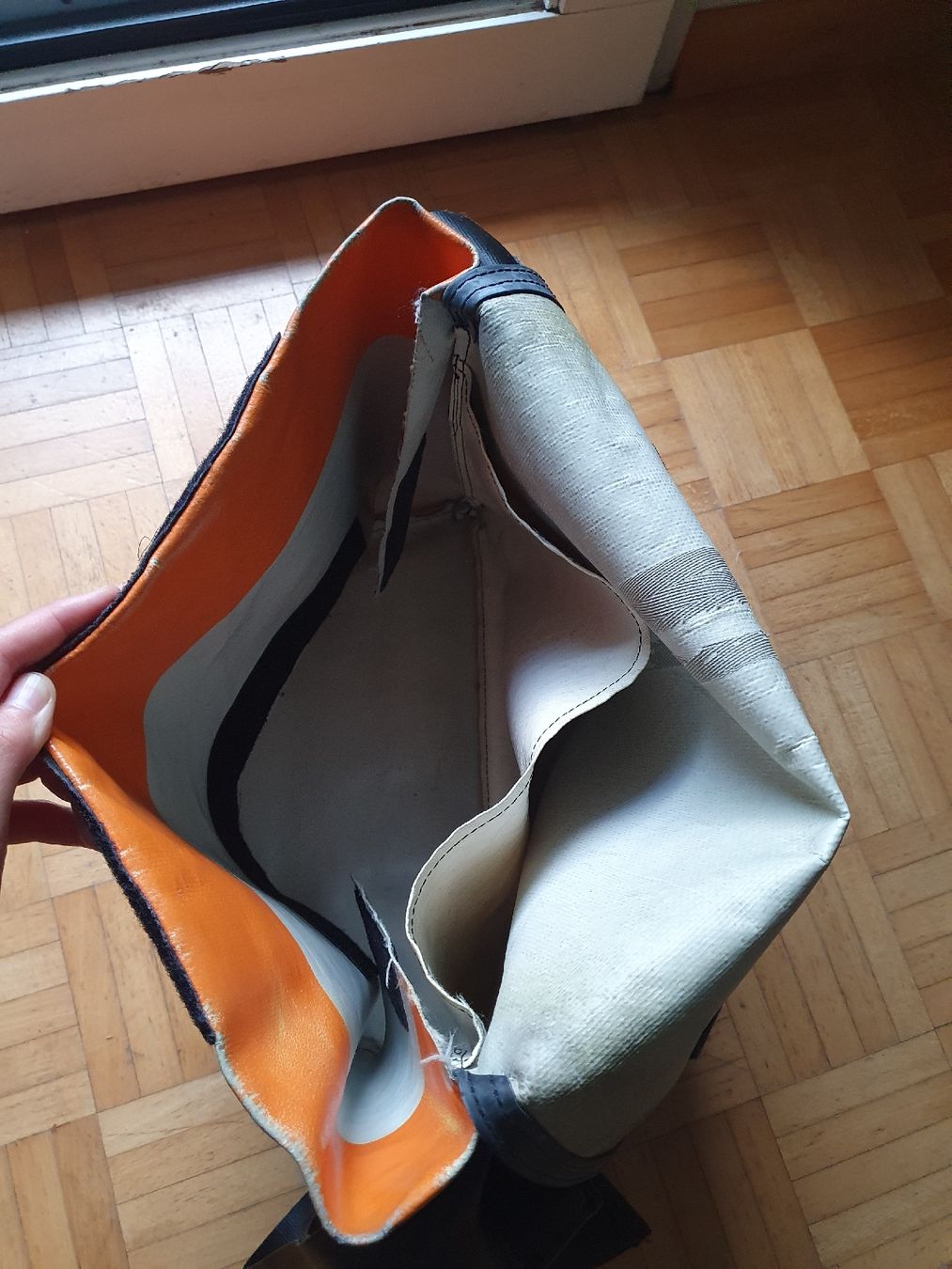 Freitag Borse: Freitag Messenger Bag weiss-orange – Usato da Luzern venduto da carmona. 3