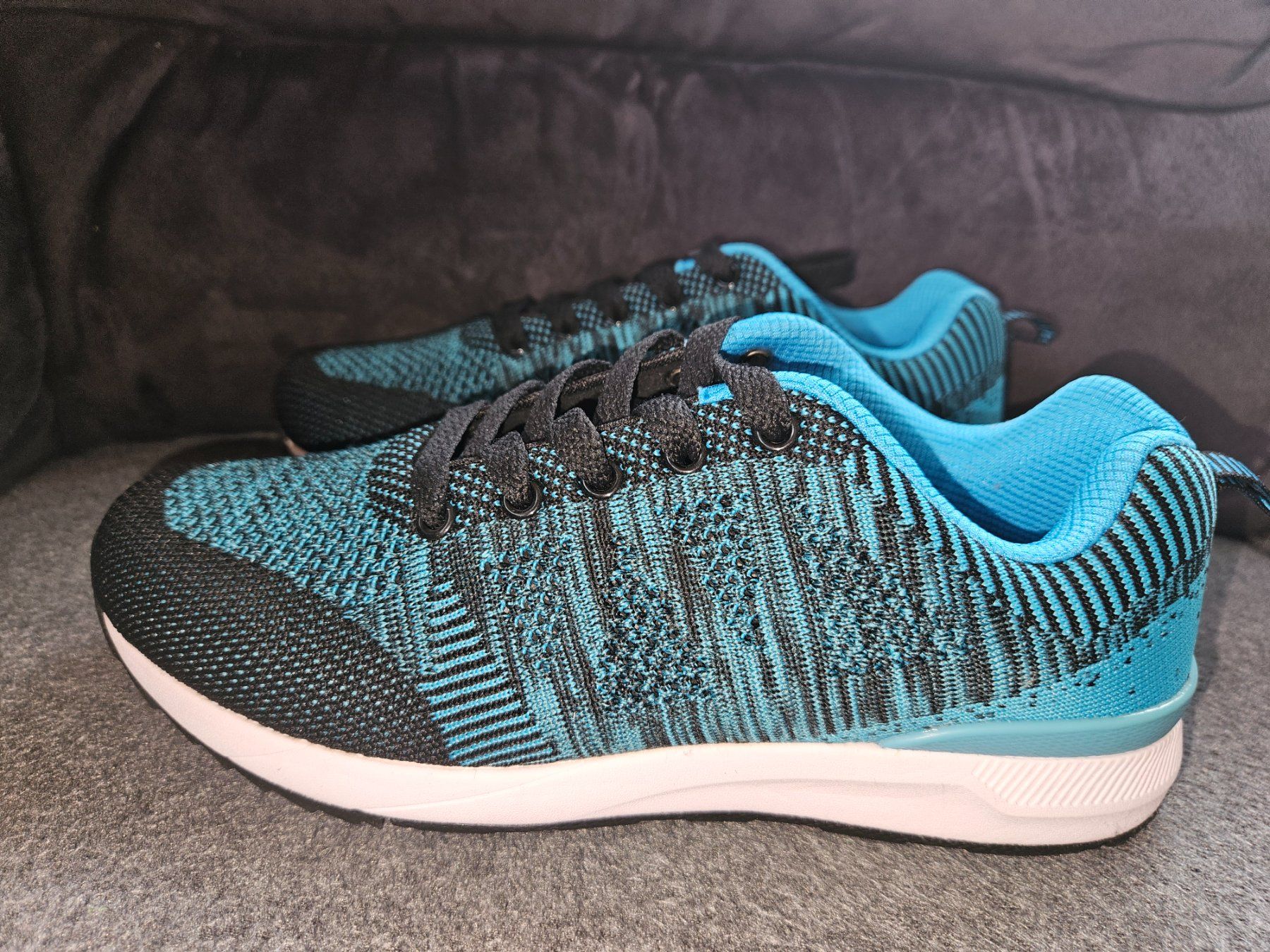Chaussures femmes: NEUE Freizeit-Schuhe – Neuf (Voir description) à Emmetten par kuminasaba