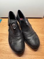 Lederschuhe von Rieker mit kleinem Absatz in Grösse 39