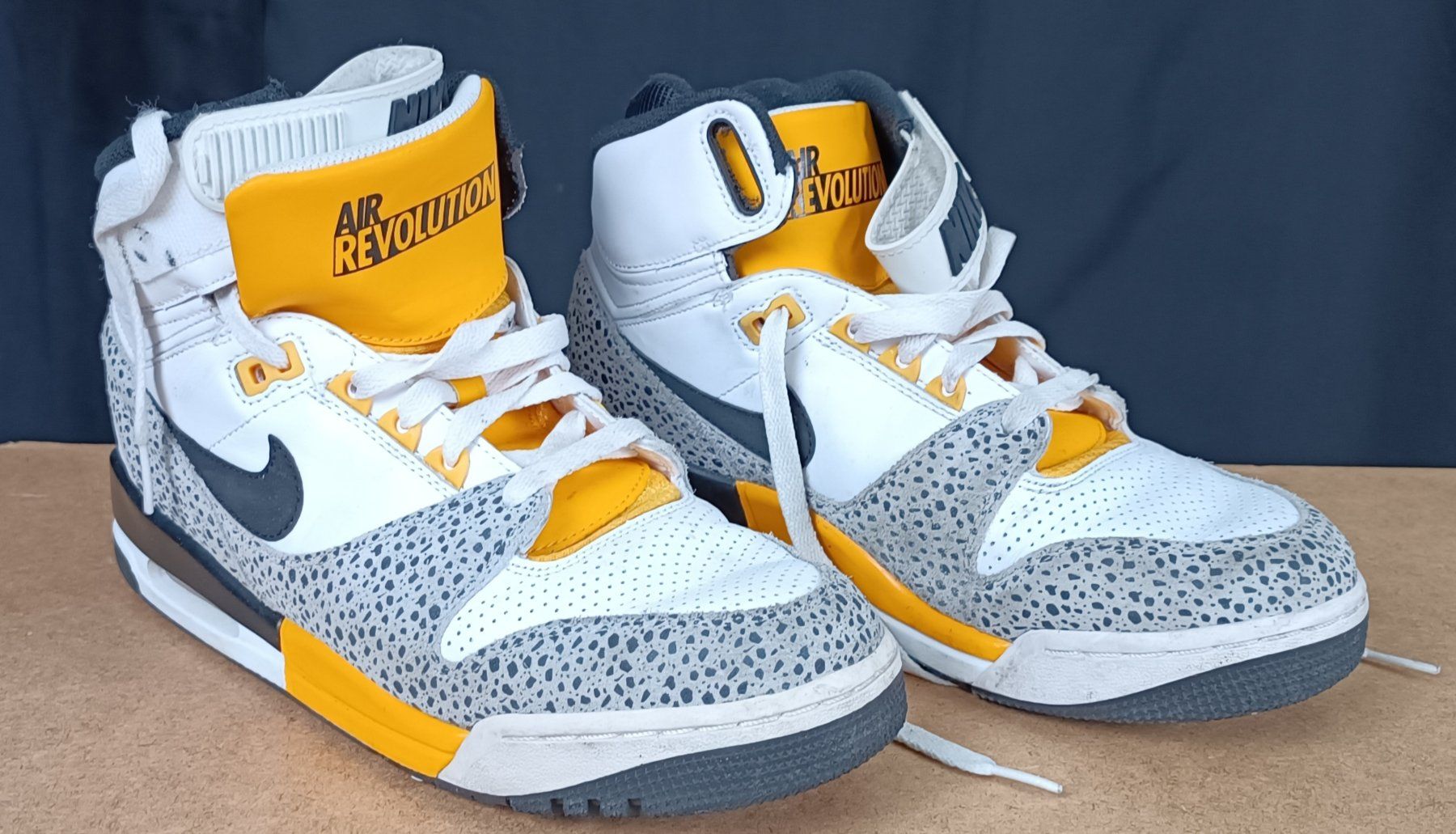 Scarpe da uomo: Nike Air Revolution Safari 2013 – Usato da Amriswil venduto da italy_killa97