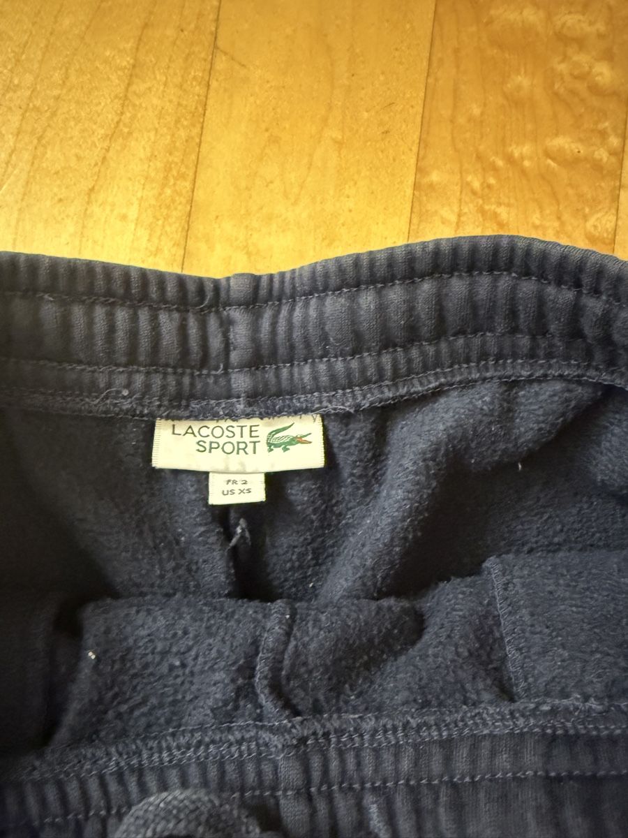 Lacoste Hosen: Lacoste Trainerhose – Gebraucht aus Neerach von the_modern_mini 2