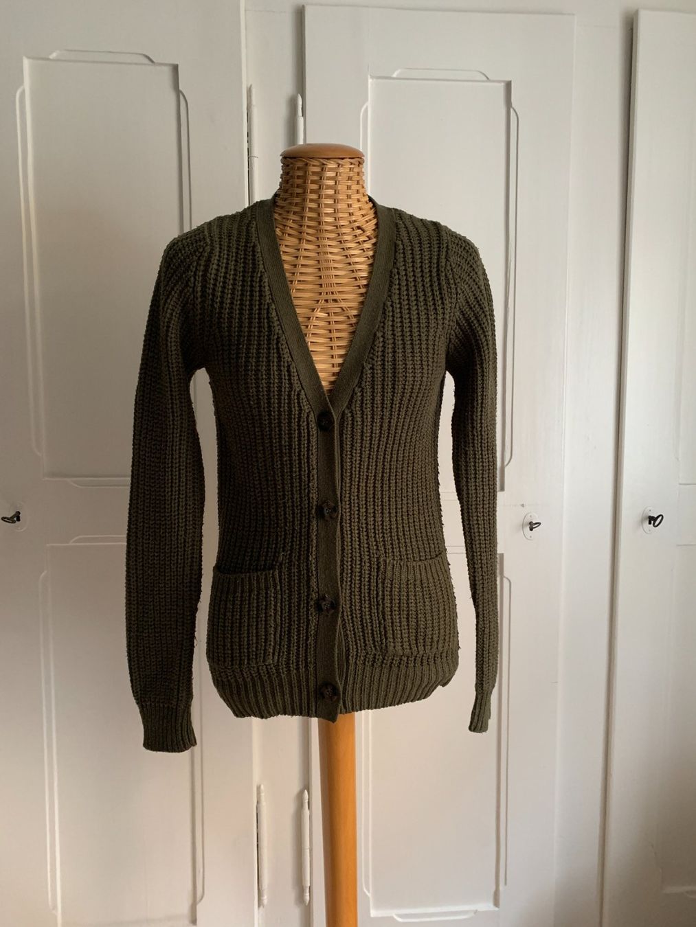 Giacche: Strickjacke olivgrün - S – Usato da Zürich venduto da Diazaio
