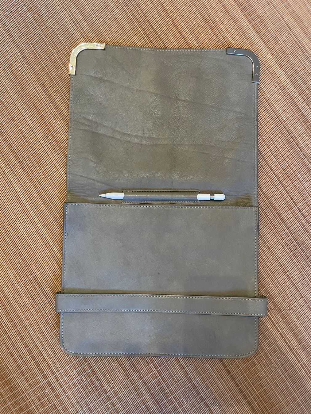 Borse: Graue Leder Clutch von wvbelt / Ipad Grösse – Usato da Zürich venduto da Chr_81 1
