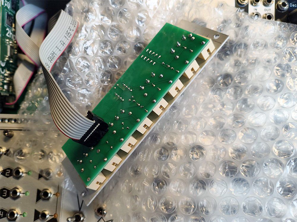 Strumenti musicali: Pittsburgh Modular Eurorack Mixer – Usato da Knonau venduto da der_Alexan 2