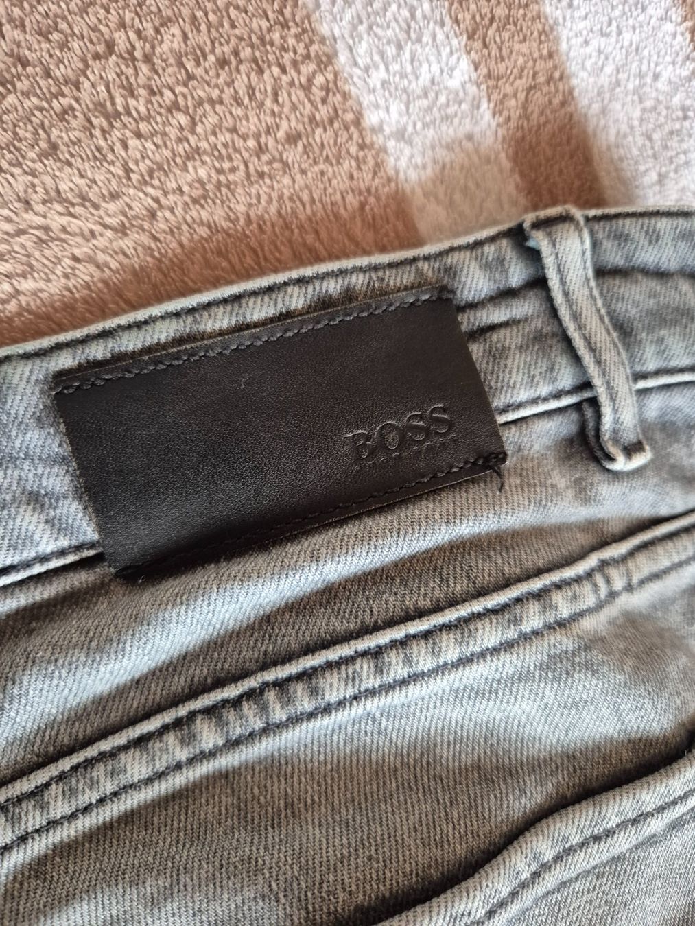Jeans: Hugo Boss Hose hell grau grösse 36/34 – Usato da Wolhusen venduto da ste_b79v 6
