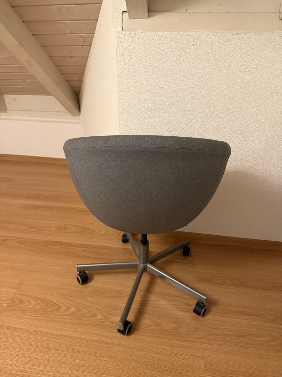 Sedie a rotelle: IKEA SKRUVSTA Drehstuhl – Usato da Winterthur venduto da dil_vj2f