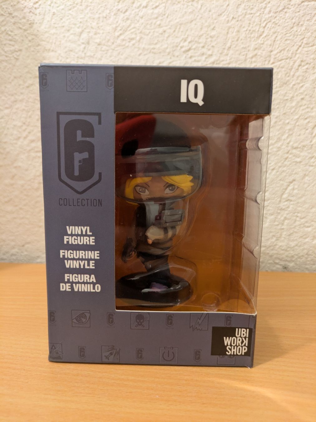 Statuette: UbiSoft - Rainbow Six Siege Chibi Figur - IQ – Nuovo e nell'imballaggio originale da Langnau am Albis venduto da MediaRescuerKeLoX