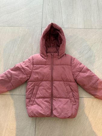 Veste matelassée H&M rose avec capuche bon état