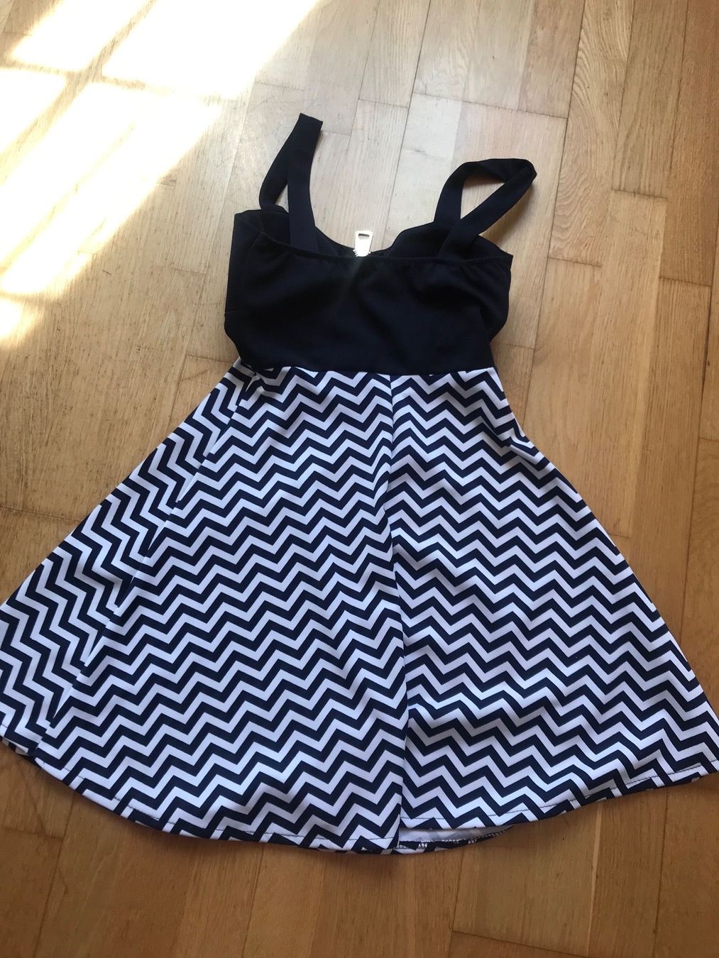 Robes: Kleid gr 34 – Neuf (Voir description) à Sempach par katzaana3 1
