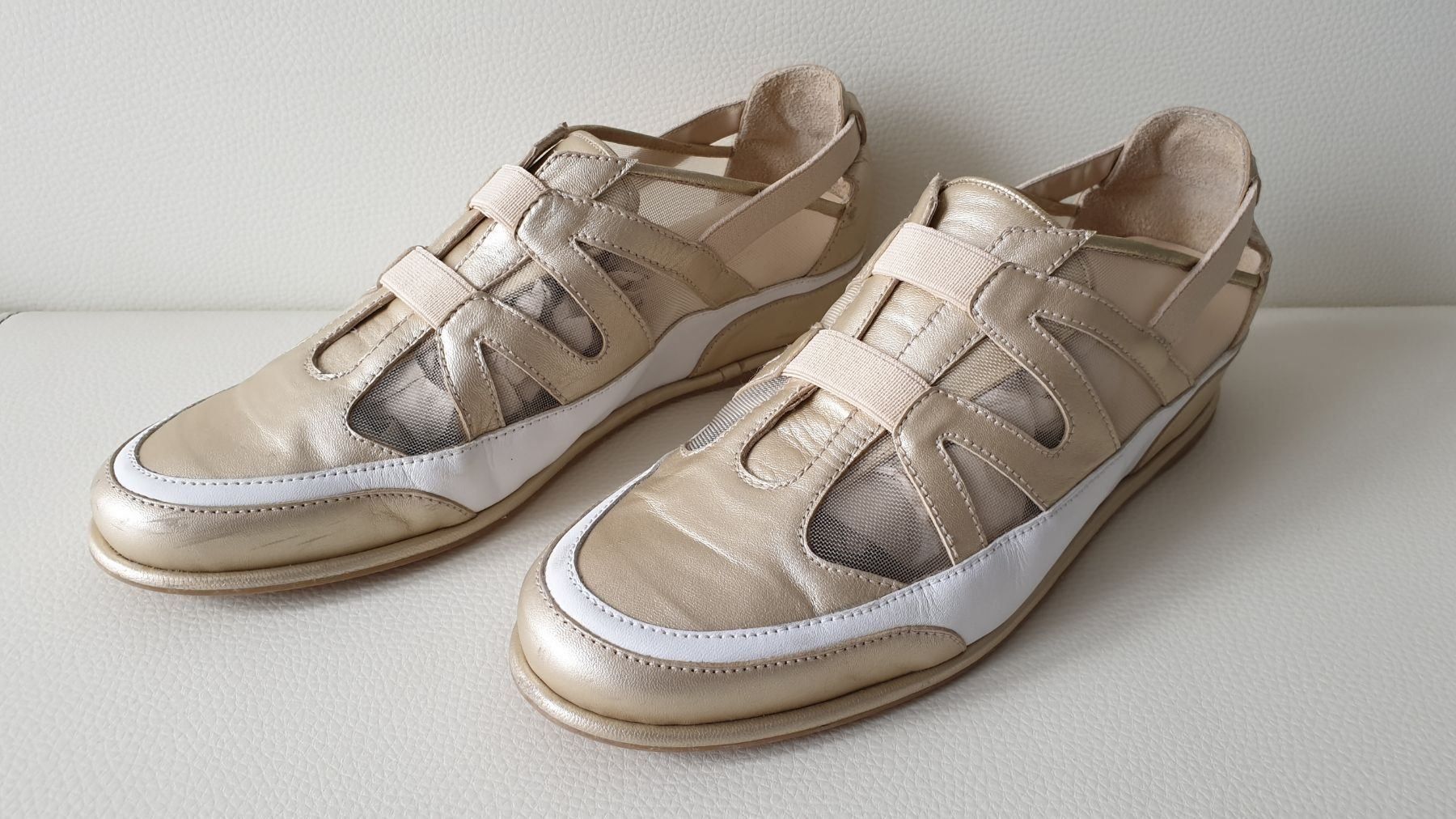 Stuart Weitzman Scarpe da donna: STUART WEITZMAN LOAFERS GOLD /NP 430.- – Nuovo (secondo la descrizione) da Eschenbach SG venduto da Lady020