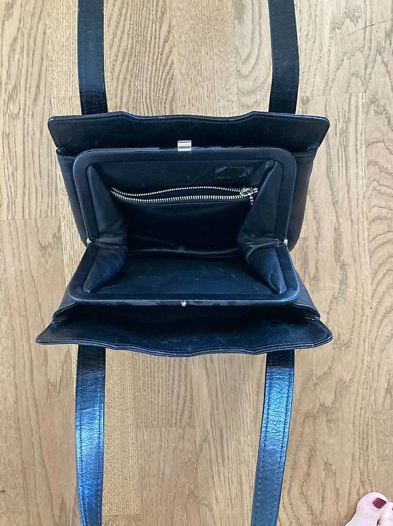 Borse da donna: Hübsche kleine Ledertasche – Usato da Luzern venduto da Judith01112 1