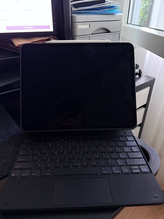 Apple Tablet PC: iPad Pro M4 13" 256GB, WiFi mit Pencil Pro und ESR Keyboard – Nuovo e nell'imballaggio originale da Zug venduto da teo_hsd9 3