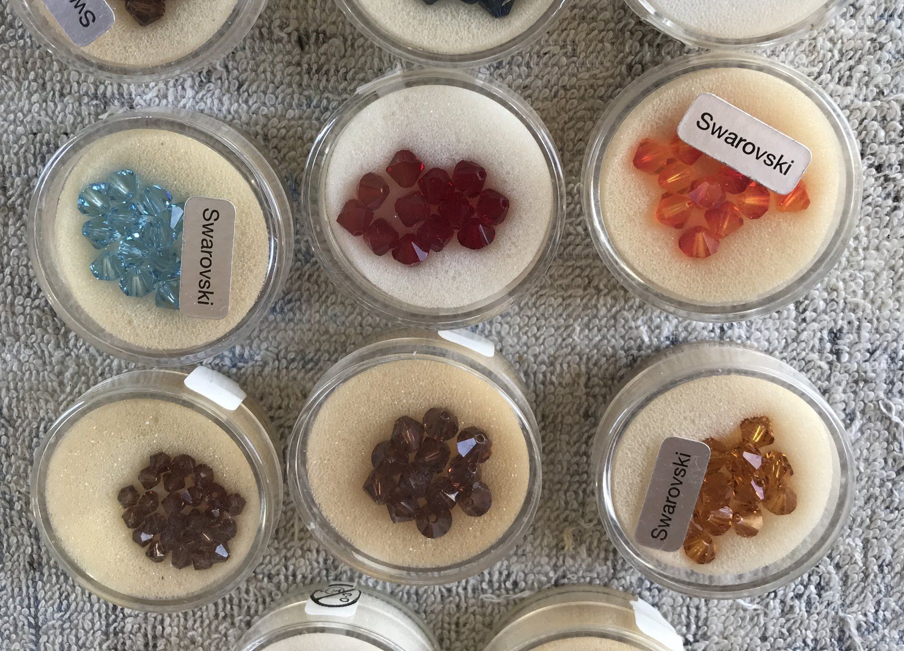 Kit bricolage: GLASSCHLIFFPERLEN VON SWAROVSKI – Nuovo e nell'imballaggio originale da Ostermundigen venduto da wini63 2