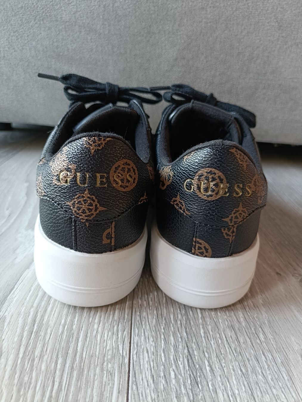 Guess Damenschuhe: Scarpe donna gr. 36 Guess – Neu (gemäss Beschreibung) aus Lostallo von cha_lx5j 1