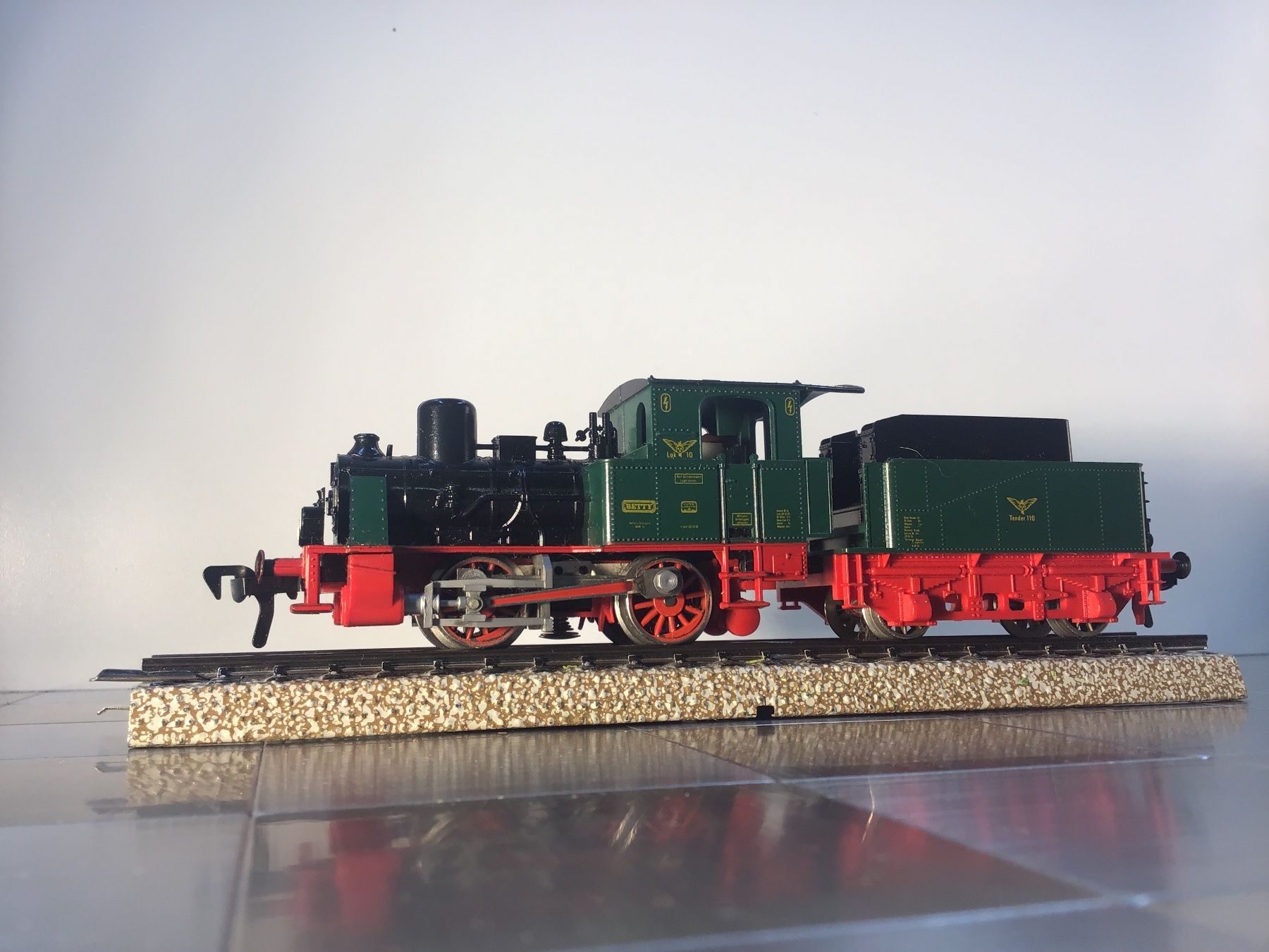 Fleischmann Trains électriques: FLEISCHMANN DAMPFLOKOMOTIVE SPUR H0 – D'occasion à Männedorf par Spezial-Modelle