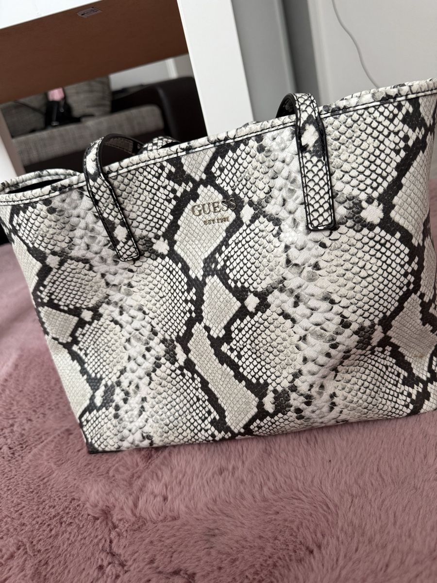 Guess Borse da donna: Guess Handtasche – Nuovo (secondo la descrizione) da Studen BE venduto da zog_r8h5 1