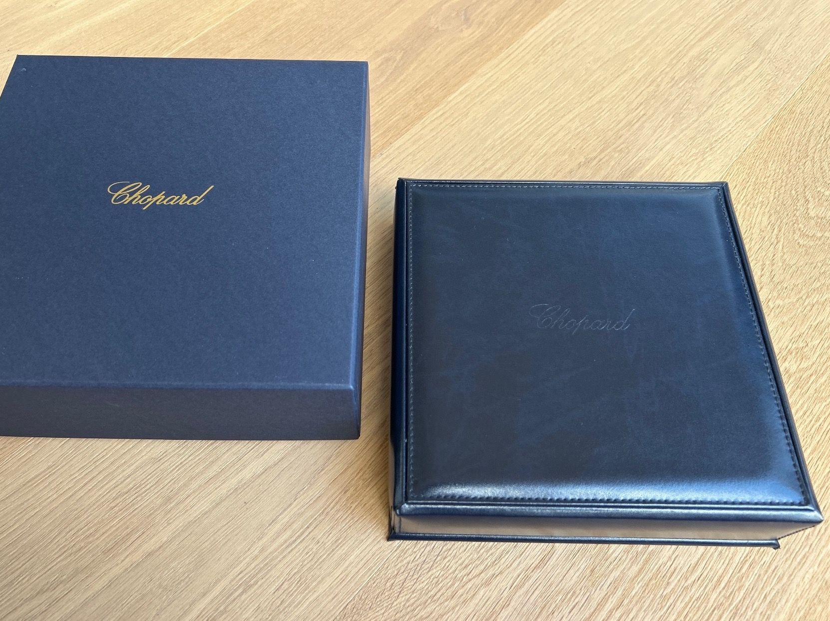 Chopard Uhren: Chopard - Uhren-/Schmuckbox – Neu und originalverpackt aus Fläsch von sus_69xn