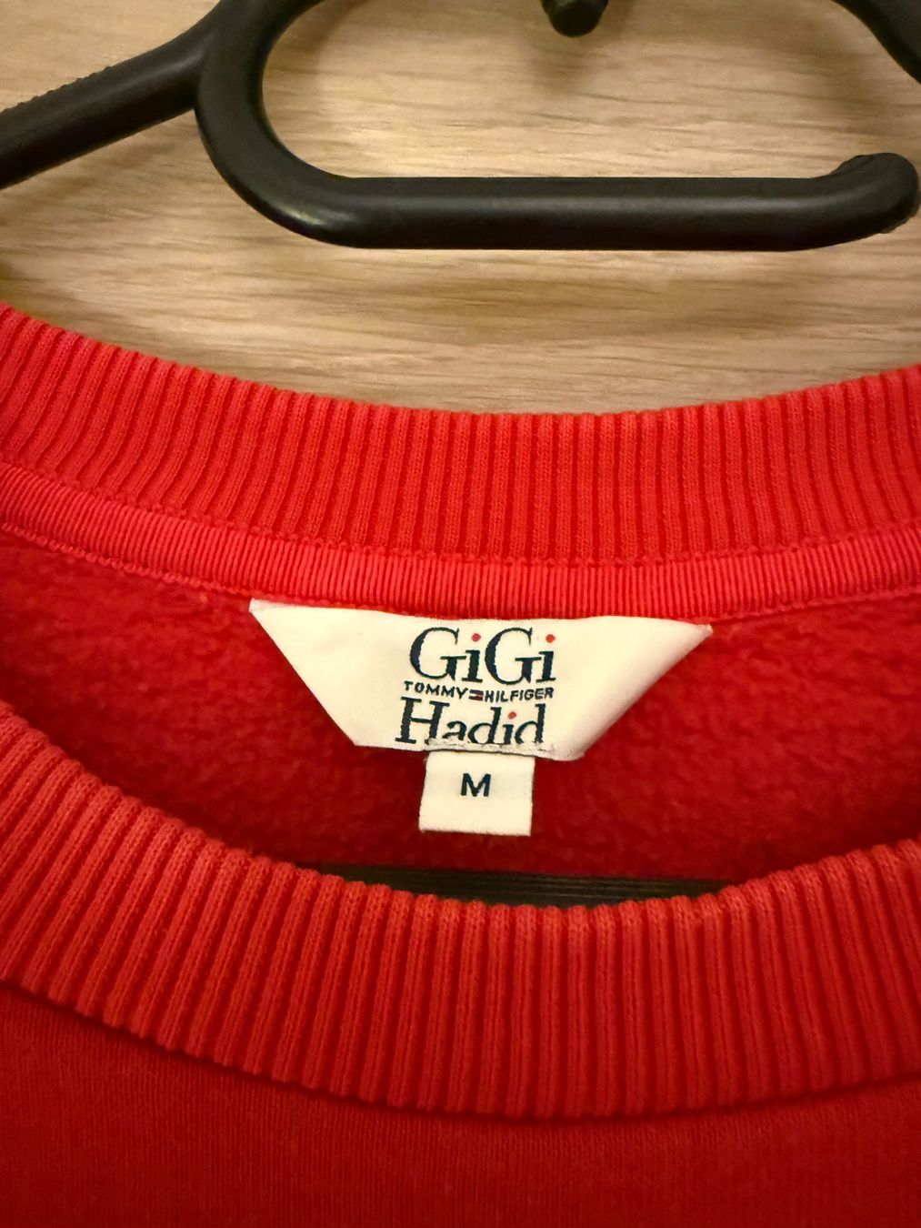 Tommy Hilfiger Maglioni & Felpe: Pull Tommy Hilfiger Gigi Hadid, taille M – Usato da Bern venduto da gil_rkx8 2