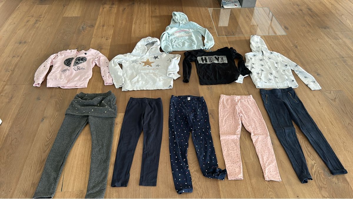 Lotti & Set di vestiti: Kleider Set Mädchen Grösse 134/140 – Usato da Fischbach- Göslikon venduto da Rommel