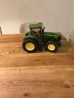 Traktor John Deere 7930 Modell grün gebrauchter Zustand