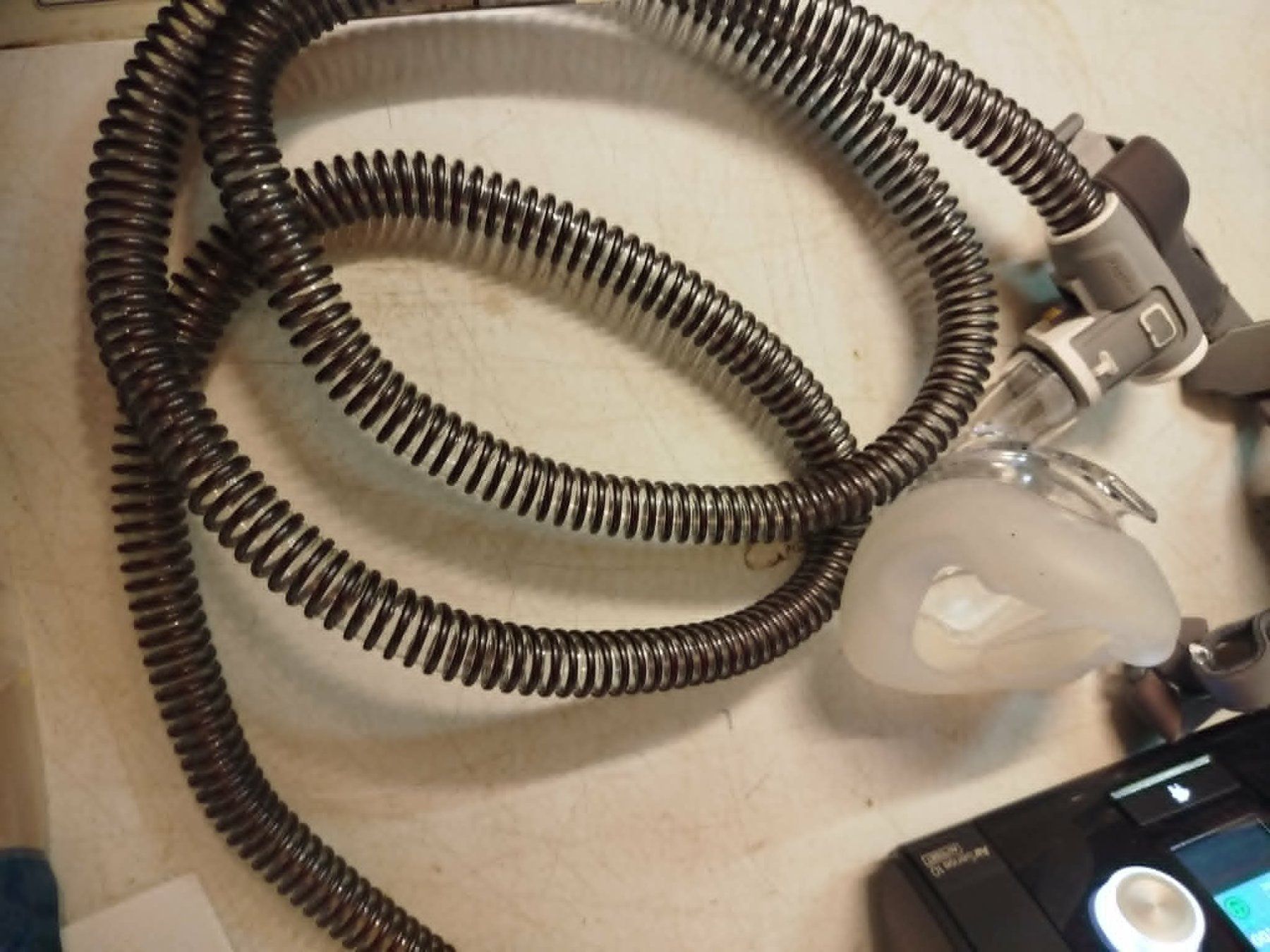 ResMed Attrezzature mediche: ResMed AirSense 10 AutoSet – Usato da La Chaux-de-Fonds venduto da Emmaus2300CDF 5