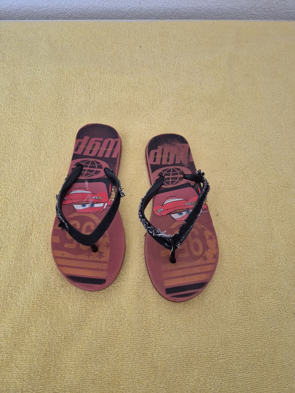Scarpe per ragazzi: Flip Flop – Usato da Hörhausen venduto da Nuage81