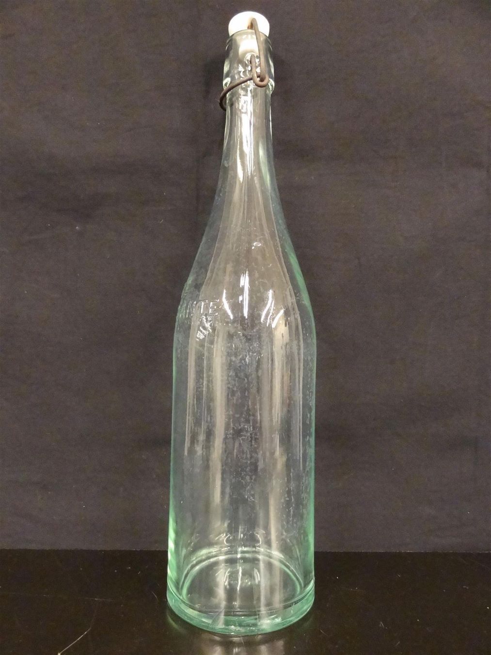Bicchieri, Caraffe & Bottiglie: alte Flasche HENNIEZ SANTÉ 1965 – Usato da Kerzers venduto da Flaschenposten 2