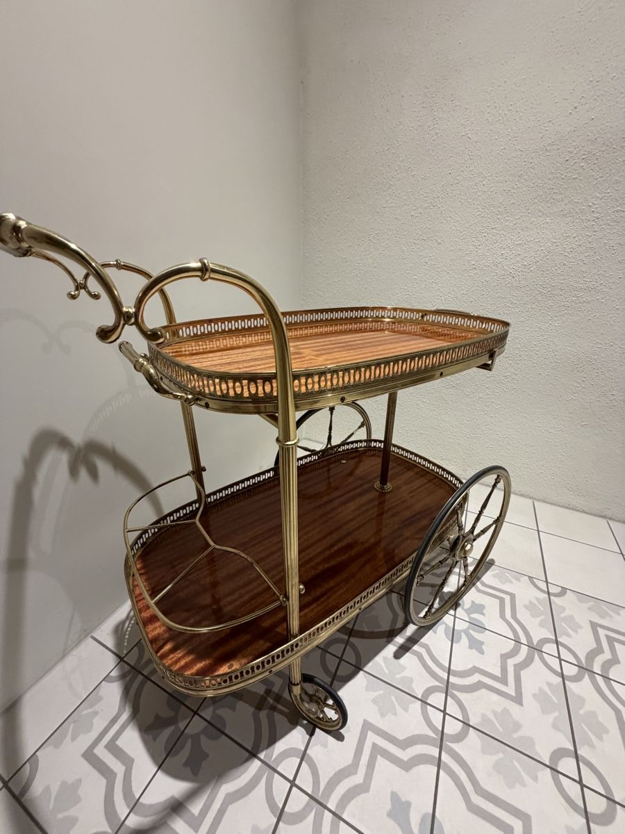 Carrelli di servizio: Servierwagen – Usato da Wiedlisbach venduto da Fine-Arts 7