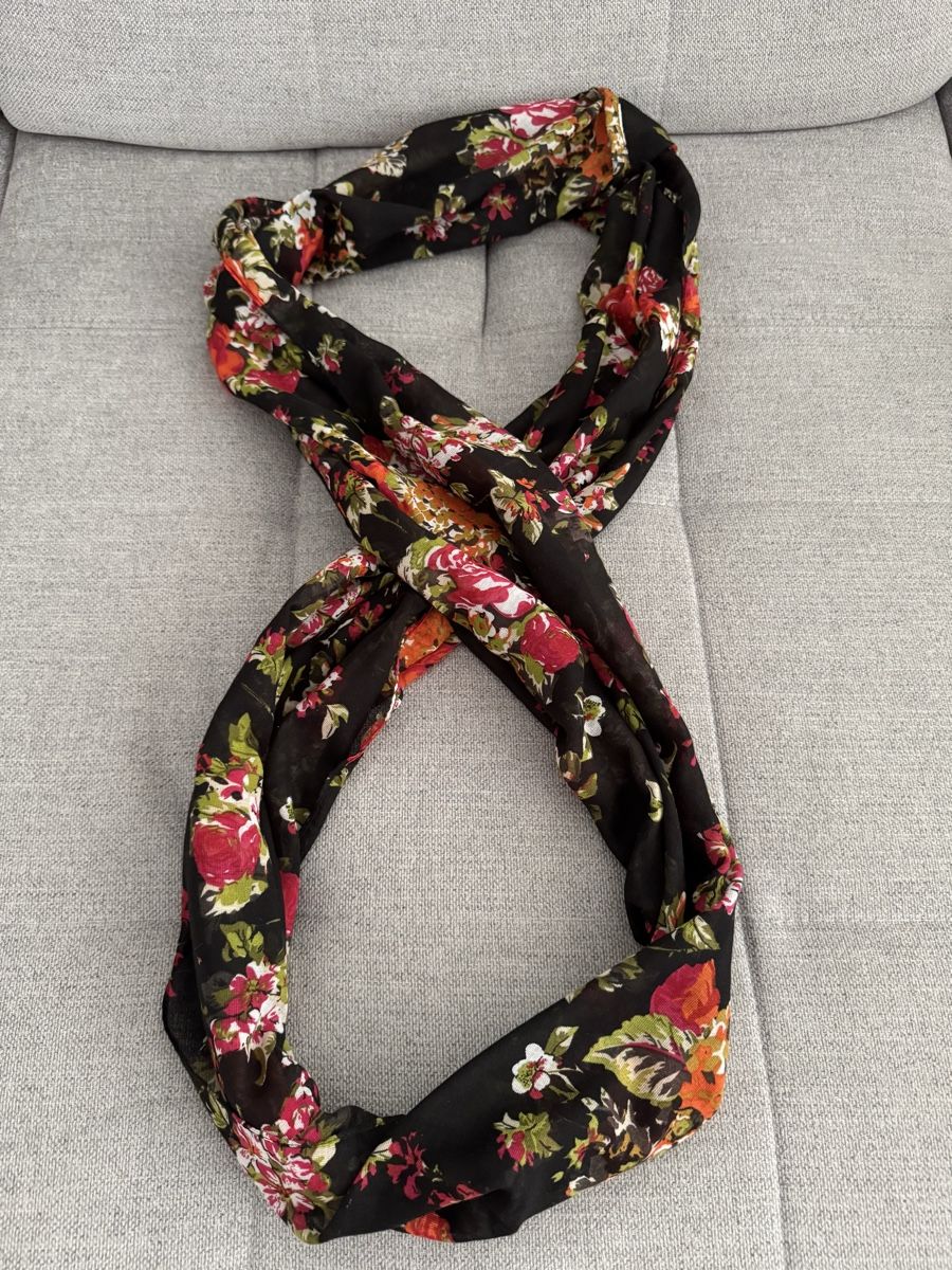 Foulards & écharpes: Blumiger Halsschlauch – D'occasion à Zürich par ljp_2hsx 1
